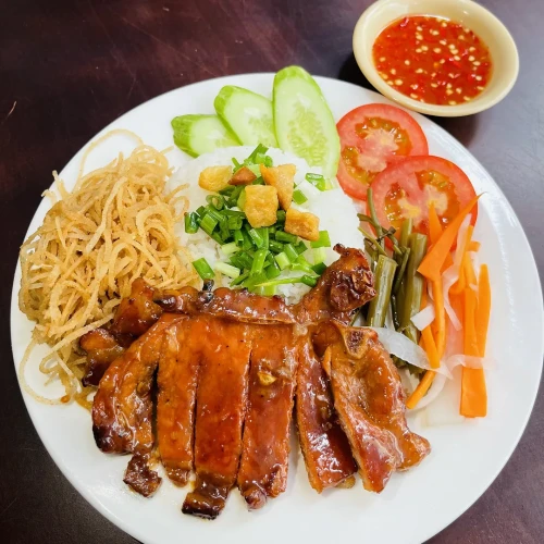 Cơm sườn bì