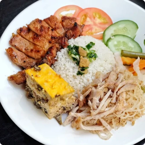Cơm sườn bì chả