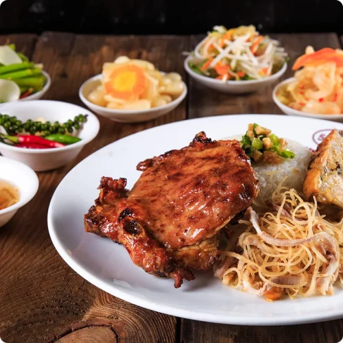 Cơm sườn bì